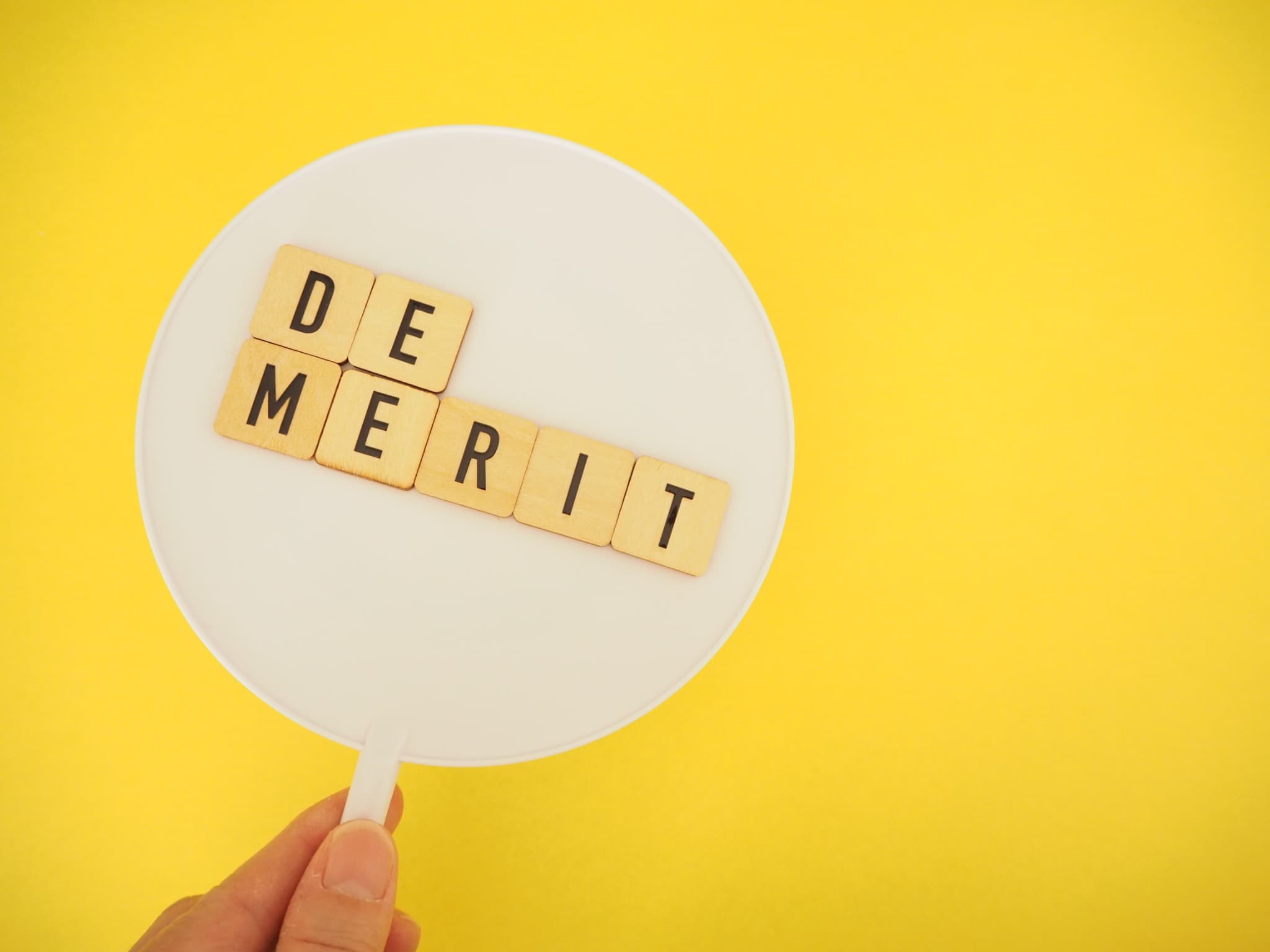 セラミック治療のデメリットのイメージ