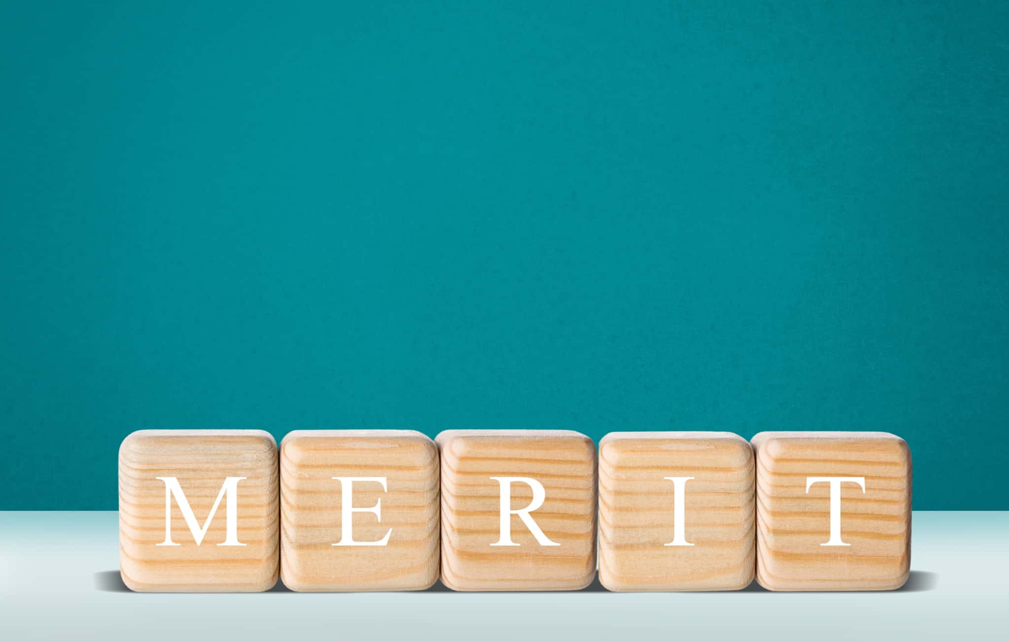 子どものうちから歯科医院で検診を受けるメリットを説明するイメージ