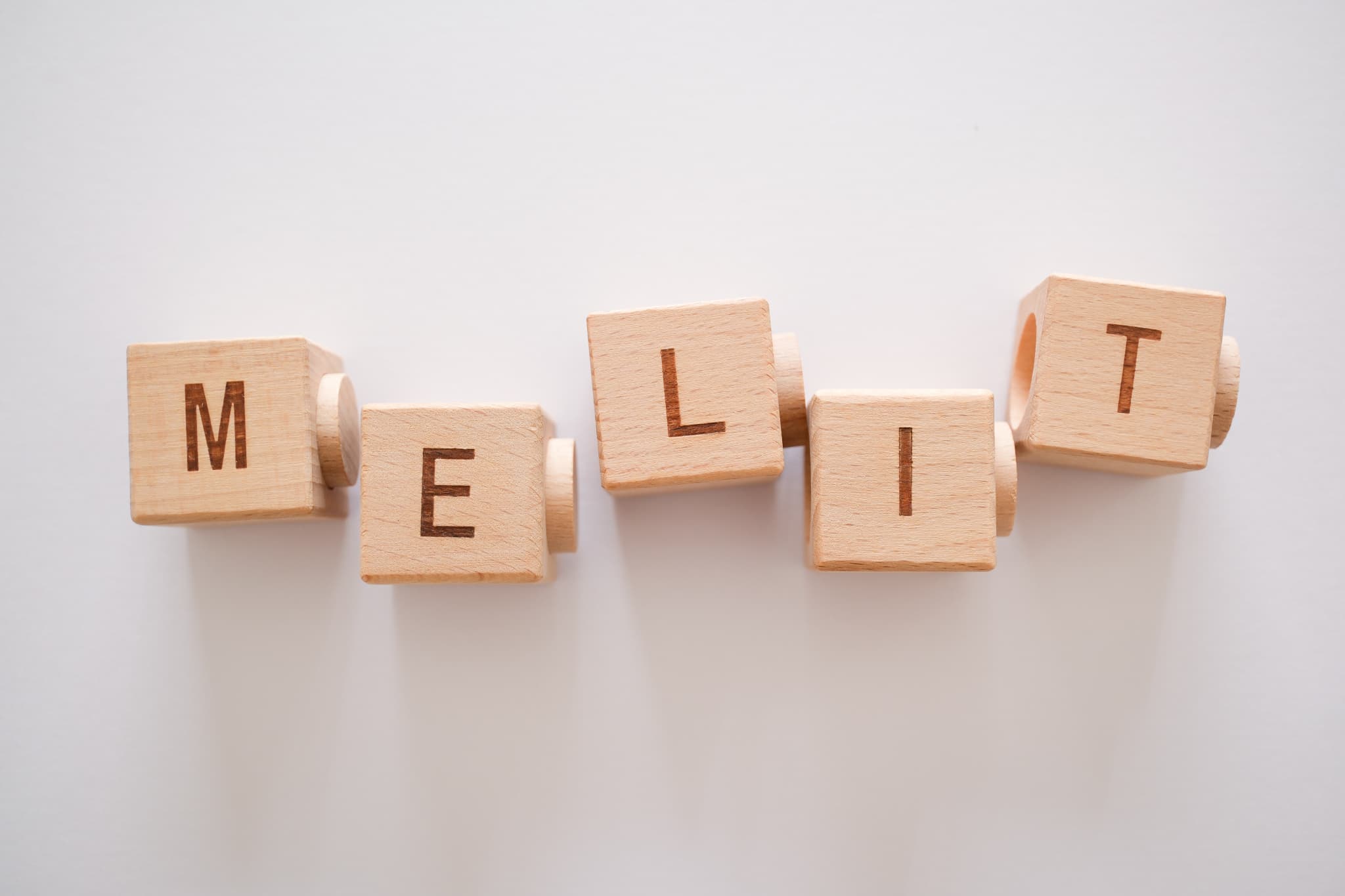 銀歯を白くするメリットのイメージ