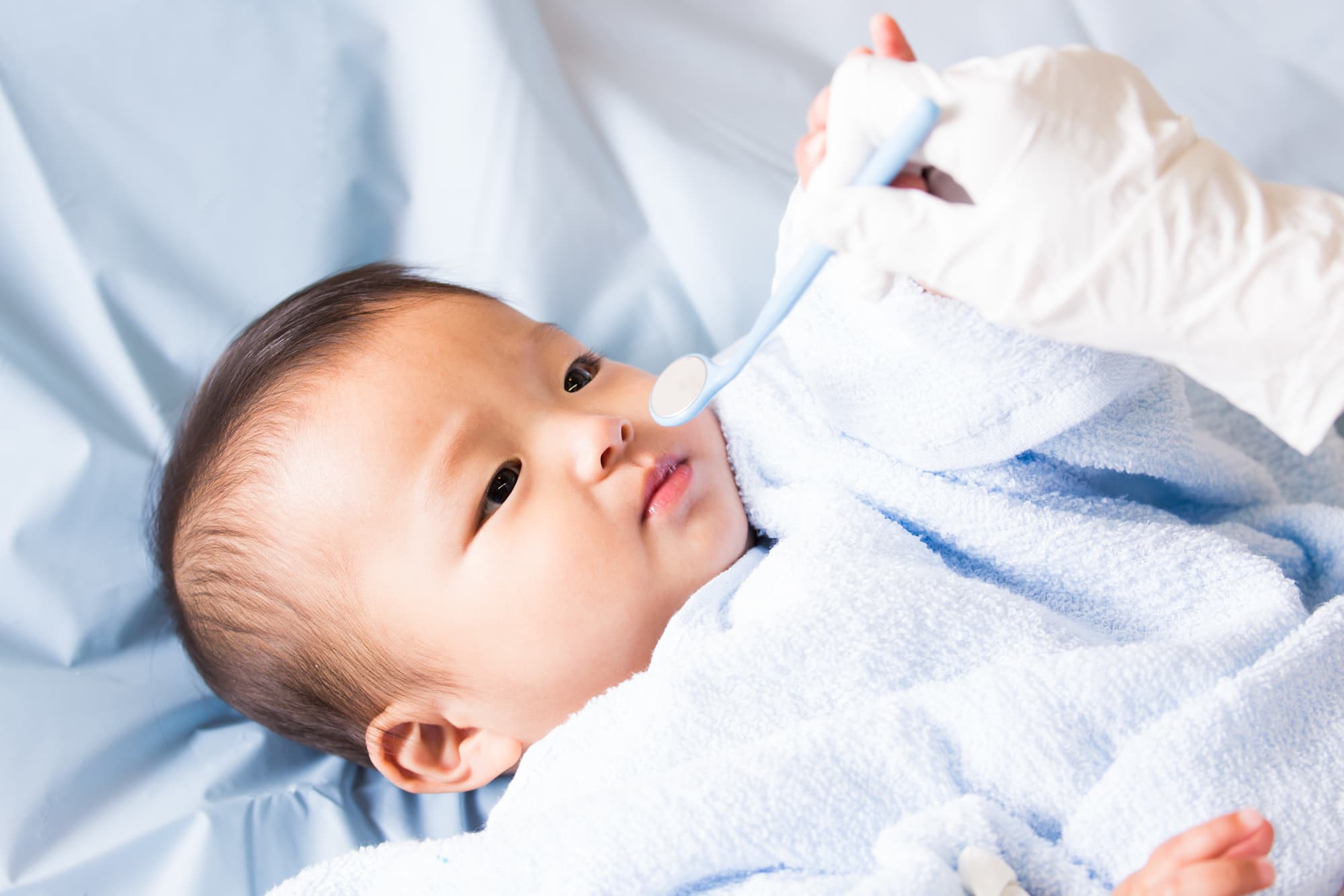 歯磨きを始める適齢期の子ども
